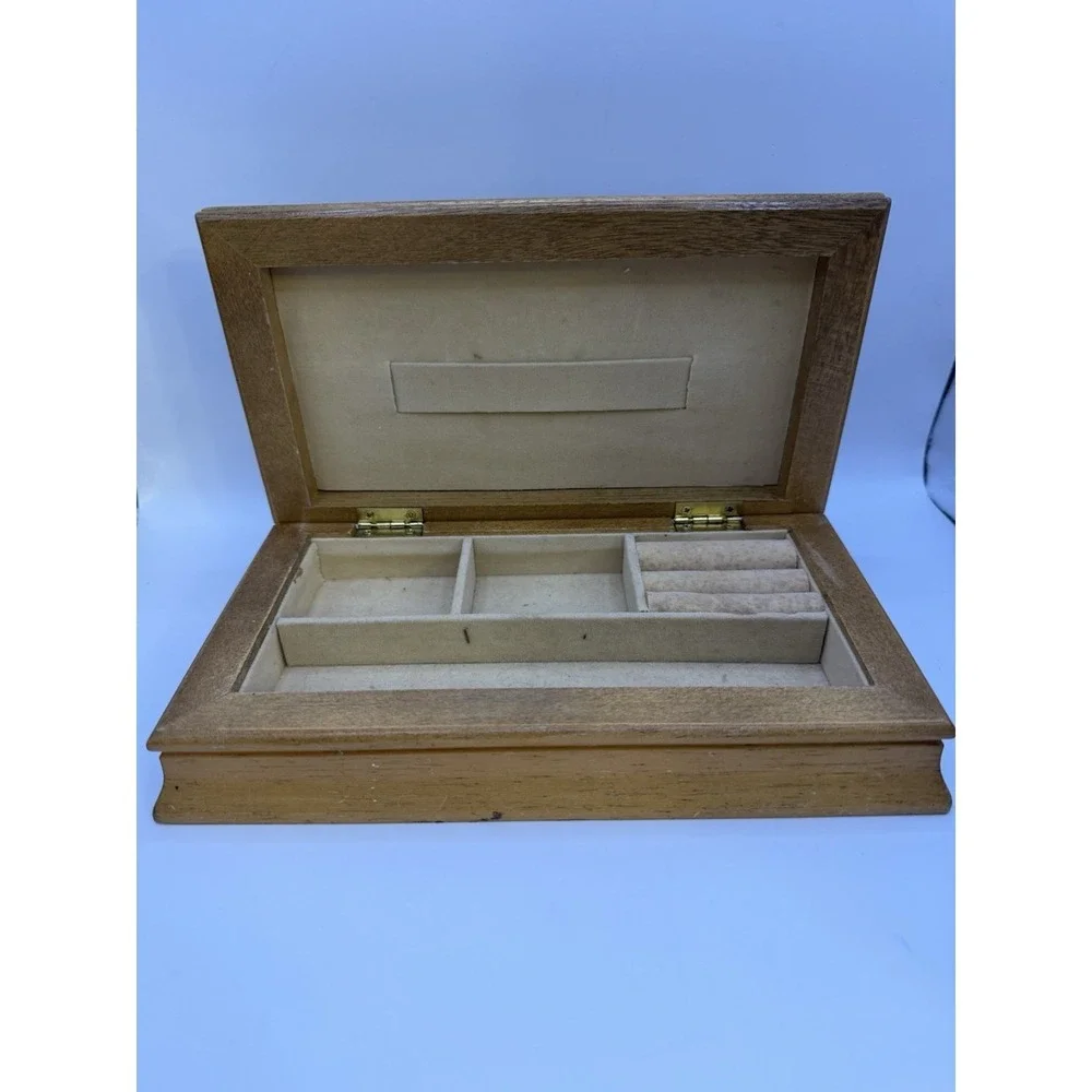 The Unbranded Brand vintage wooden